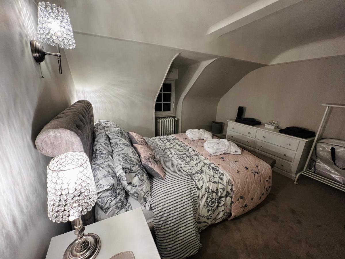 A La Maison - Hebergement De Luxe Донфрон Экстерьер фото